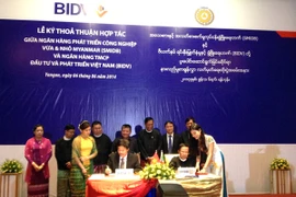 The signing ceremony in Yangoon (Photo: BIDV)