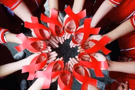 The workshop focused on reviewing all laws and Government documents for financial mechanisms and policies related to HIV/AIDS prevention and control (Photo: aids.com.vn)