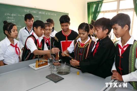 A class at Krong Bong Boarding School in Dak Lak (Photo: VNA)