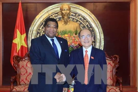 Vietnamese NA Chairman Nguyen Sinh Hung and IPU Secretary General Martin Chungong (Photo:VNA)