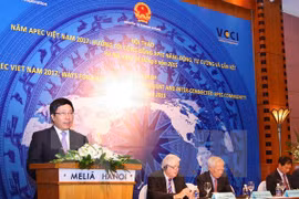 Deputy Prime Minister and Foreign Minister Pham Binh Minh speaks at the workshop. (Photo: VNA)