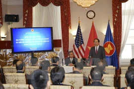 Minister of Public Security General Tran Dai Quang visited Vietnamese Embassy in US (Photo: VNA)