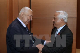 NA Vice Chairman Uong Chu Luu and Vice President of the Palestine National Council Taysir Quba’s at the meeting. (Photo: VNA)