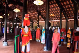 Silk products made by Duy Xuan Village artists on display (File Photo)