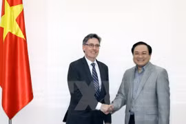 Deputy Prime Minister Hoang Trung Hai welcomes WB Vice President Joachim von Amsberg (Source: VNA) 