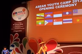 “Mua non quai thao” dance of the Vietnam delegation (Source: VNA)