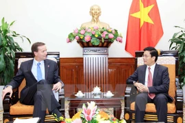 Gonzalo Koncke Pizzorno, President of UN Women in a working session with Deputy Minister of Foreign Affairs Ha Kim Ngoc (Photo: VNA)