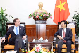 Gonzalo Koncke Pizzorno, President of UN Women in a working session with Deputy Minister of Foreign Affairs Ha Kim Ngoc (Photo: VNA)