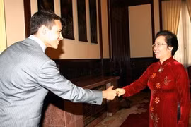 Vice State President Nguyen Thi Doan greets MimRan Group chairman (Source: VNA)