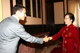 Vice State President Nguyen Thi Doan greets MimRan Group chairman (Source: VNA)