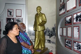 Vanuatu PM Joe Natuman and his spouse visits Ho Chi Minh Museum in HCMC (Photo: VNA)