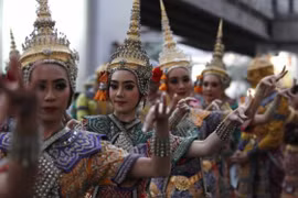 Performers take part in a parade during the ''2015 Discover Thainess'' campaign in Bangkok January 14, 2015 (Photo: Reuters)