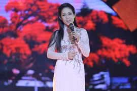 Singer Thanh Thuy, the acknowledged queen of revolutionary music, will perform live in HCM City next Saturday to mark Reunification Day. (Photo: Kmedia)