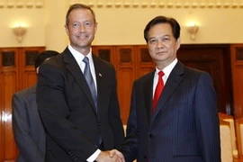 PM Nguyen Tan Dung receives Governor of the Maryland state, Martin O’Malley (source: VNA)