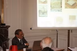 Prof. Phan Huy Le introduces Thang Long Citadel (Source: VNA)