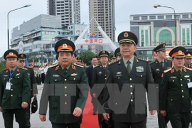 Defence Minister General Phung Quang Thanh (L) and his Chinese counterpart Sen. Lt. Gen. Chang Wanquan. Photo: VNA