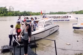 The HCM City tourism industry is increasingly offering new products and services like like inland waterway tours in coming time. (Photo: hochiminhcity.vn)