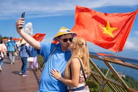 Vietnam looks to attract 17-18 million international visitors this year (Photo: bnews.vn)