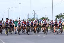 Cyclists race for charity in central region