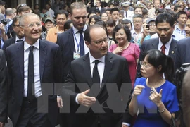 President Hollande’s Vietnam visit makes headlines in France 