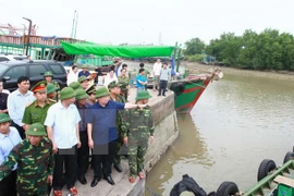Deputy PM inspects storm prevention in Hai Phong 