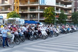 PM urges traffic safety throughout coming holidays