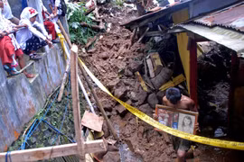 Indonesia: landslides, flash floods claim 10 lives