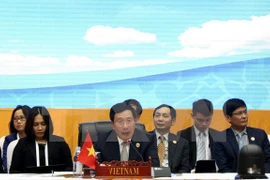 Vietnam reiterates stance on East Sea issue in Laos 