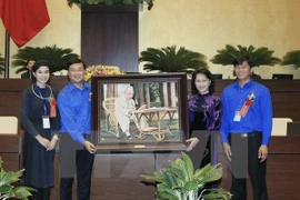 NA Chairwoman meets young role models
