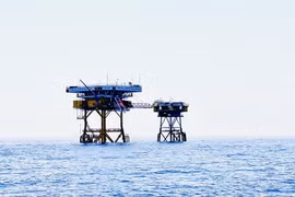 DK1 platform stands firm on East Sea