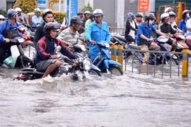 HCM City, experts reject flood control proposal 