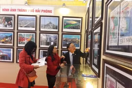 Exhibition on island sovereignty evidence opens in Hai Phong 