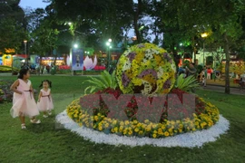 Jubilant celebrations ring in Year of the Monkey 