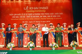 Int’l exhibition on fire safety equipment opens in Hanoi