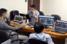 Vietnam’s stocks up on rising oil, positive forecasts