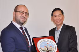 All enterprises invited to build HCM City into smart city