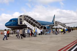 Vietnamese airlines cut fares as fuel costs plummet 