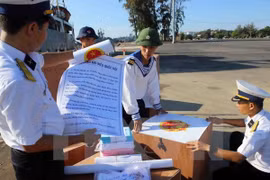 Naval ships help Truong Sa district join General Election