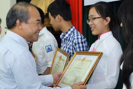 Vietnamese teachers updated on Russian language Olympiad 2017 
