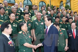 President asks for veterans’ active role in corruption fight