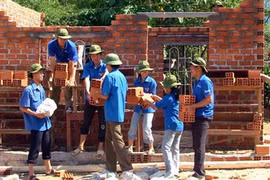Housing support for national contributors needed 