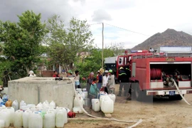 Drought-affected Raglai group in Ninh Thuan receive support
