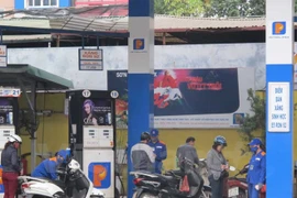 Petrol price cut, oil price increased 