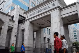 Indonesia cuts benchmark rate to 7.25 pct