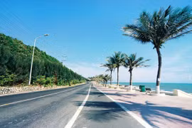 Binh Thuan broadens Phan Thiet-Mui Ne road to boost tourism 