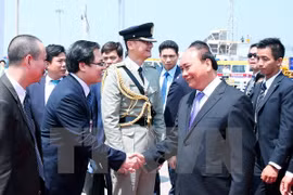 Prime Minister Nguyen Xuan Phuc visits Chinese Hong Kong 