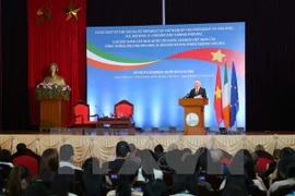 Irish President talks sustainable development with students 