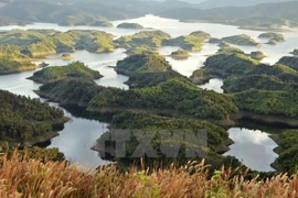 Ta Dung - "Ha Long Bay" miniature in Central Highlands