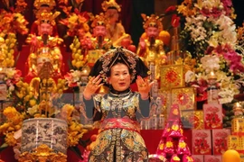Role of costumes in Hau Dong ritual