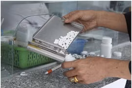 Hanoi gives health insurance support to HIV carriers 